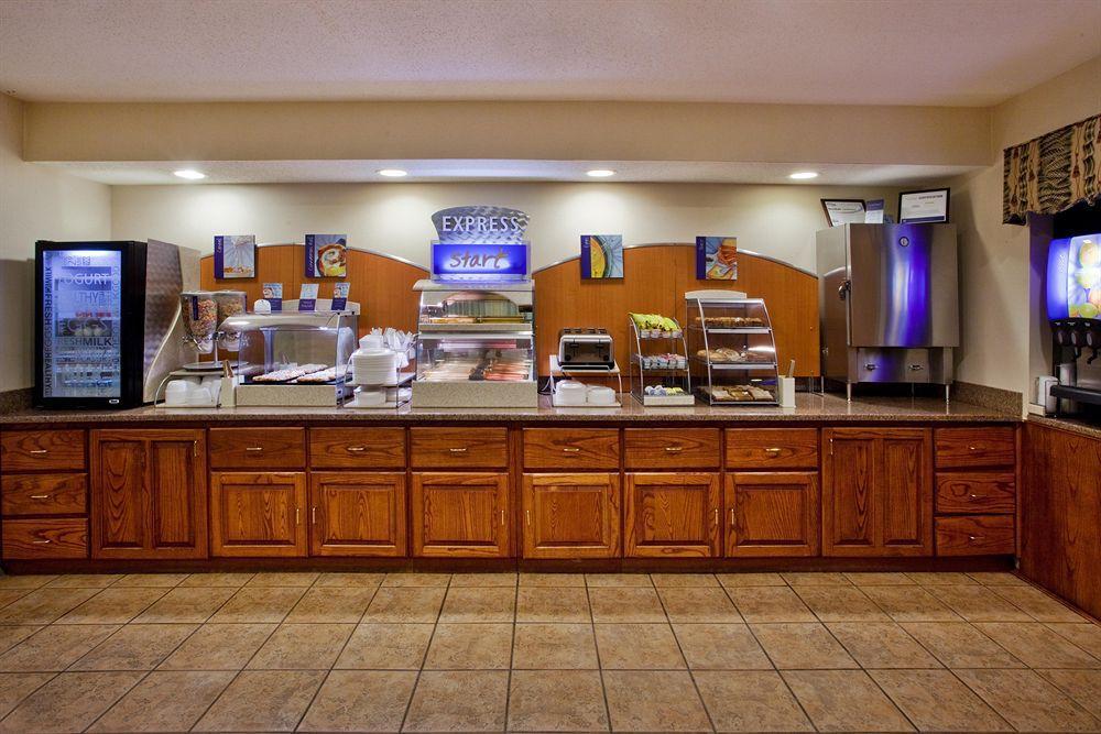 Holiday Inn Express Dillard Exterior photo