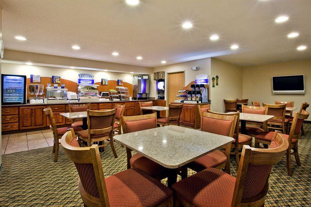 Holiday Inn Express Dillard Restaurant photo