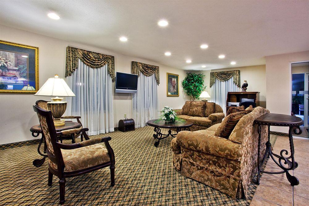 Holiday Inn Express Dillard Interior photo